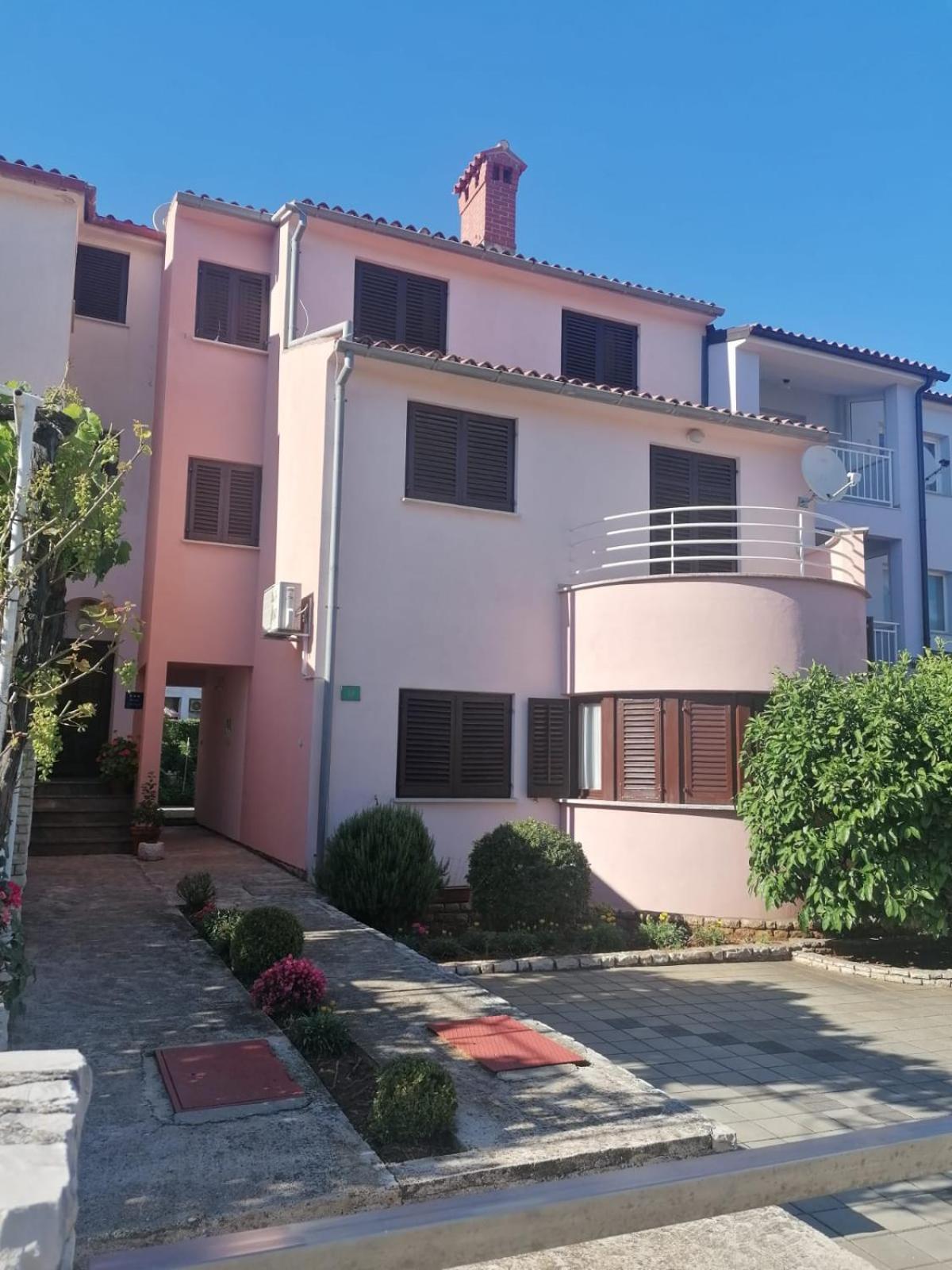 Lorena Apartments In 普拉 外观 照片