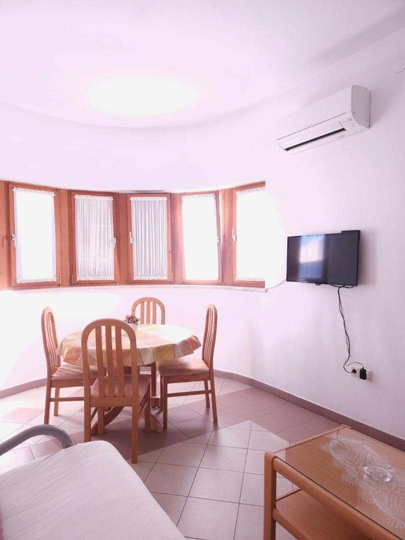 Lorena Apartments In 普拉 外观 照片